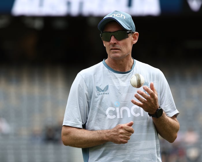 ‘He has fire and ice’: Mike Hussey on Fleming’s new England Test era