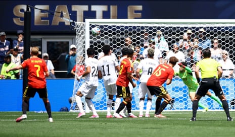 Kevin De Bruyne hits the post from a free kick.