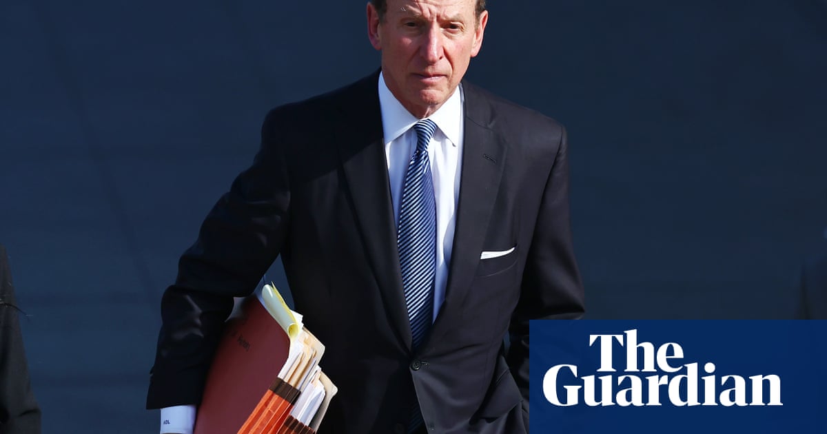 Top Washington lawyer creates firm to defend officials targeted by Trump