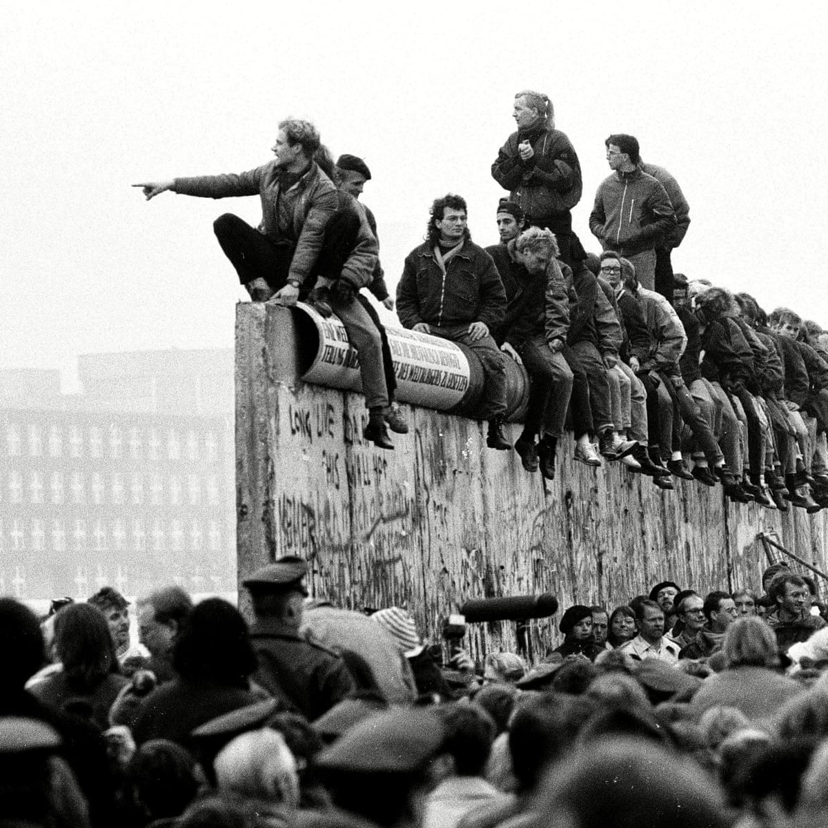 watching the fall of the berlin wall
