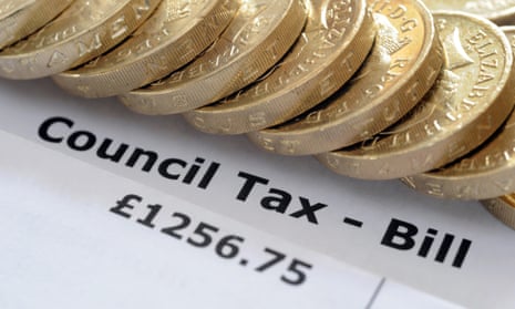 COUNCIL TAX BILL WITH ONE POUND COINS RE HOUSEHOLD INCOMES BILLS BUDGET WAGES GOVERNMENT HOUSE TAX BANDS HOMES WAGES HOUSING UK. Image shot 2016. Exact date unknown.FD7265 COUNCIL TAX BILL WITH ONE POUND COINS RE HOUSEHOLD INCOMES BILLS BUDGET WAGES GOVERNMENT HOUSE TAX BANDS HOMES WAGES HOUSING UK. Image shot 2016. Exact date unknown.