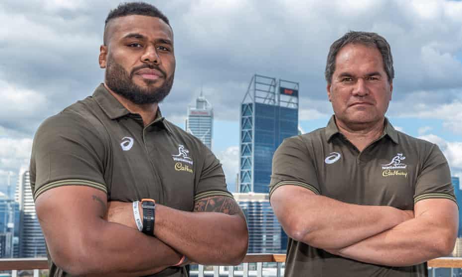 The Wallabies coach Dave Rennie (right) with Samu Kerevi (left)