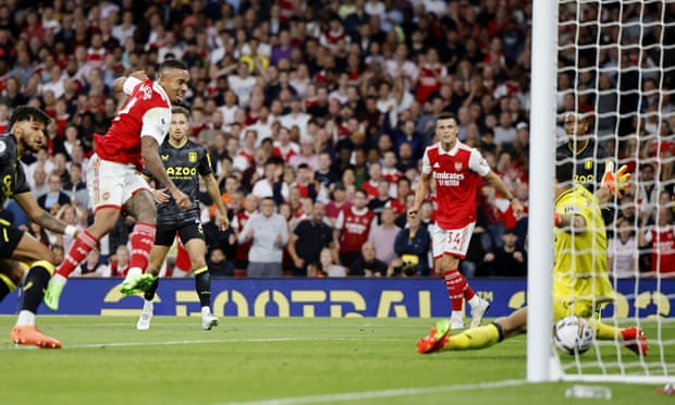 Gabriel Martinelli sinks Aston Villa to maintain Arsenal’s perfect start | Premier League 1 Gabriel Jesus gives Arsenal the lead in the first half at the Emirates Stadium.