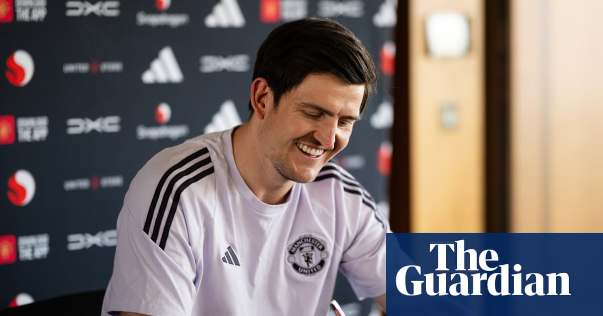 Harry Maguire takes wage cut to sign Manchester United contract extension