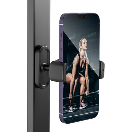 Fungsun Magnetic Gym Phone Holder.