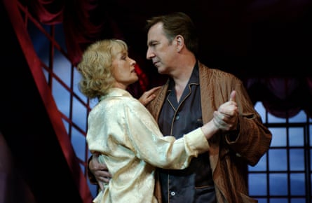 Lindsay Duncan and Alan Rickman in Private Lives in London, 2001.