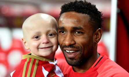 Jermain Defoe and six-year-old Sunderland fan Bradley Lowery, who died of neuroblastoma in July 2017
