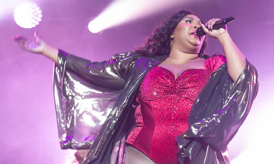 Lizzo performing in Chicago, September 2019.
