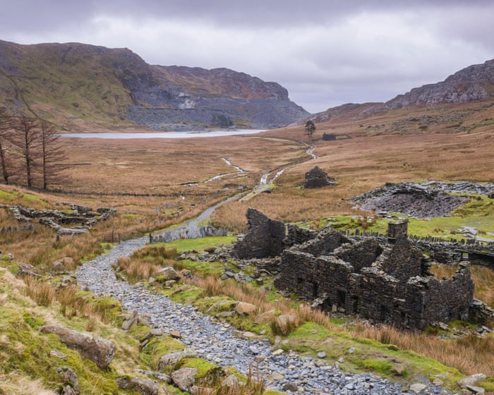 ‘Looming stone towers like Maya temples’: a hike through Snowdonia’s slate country