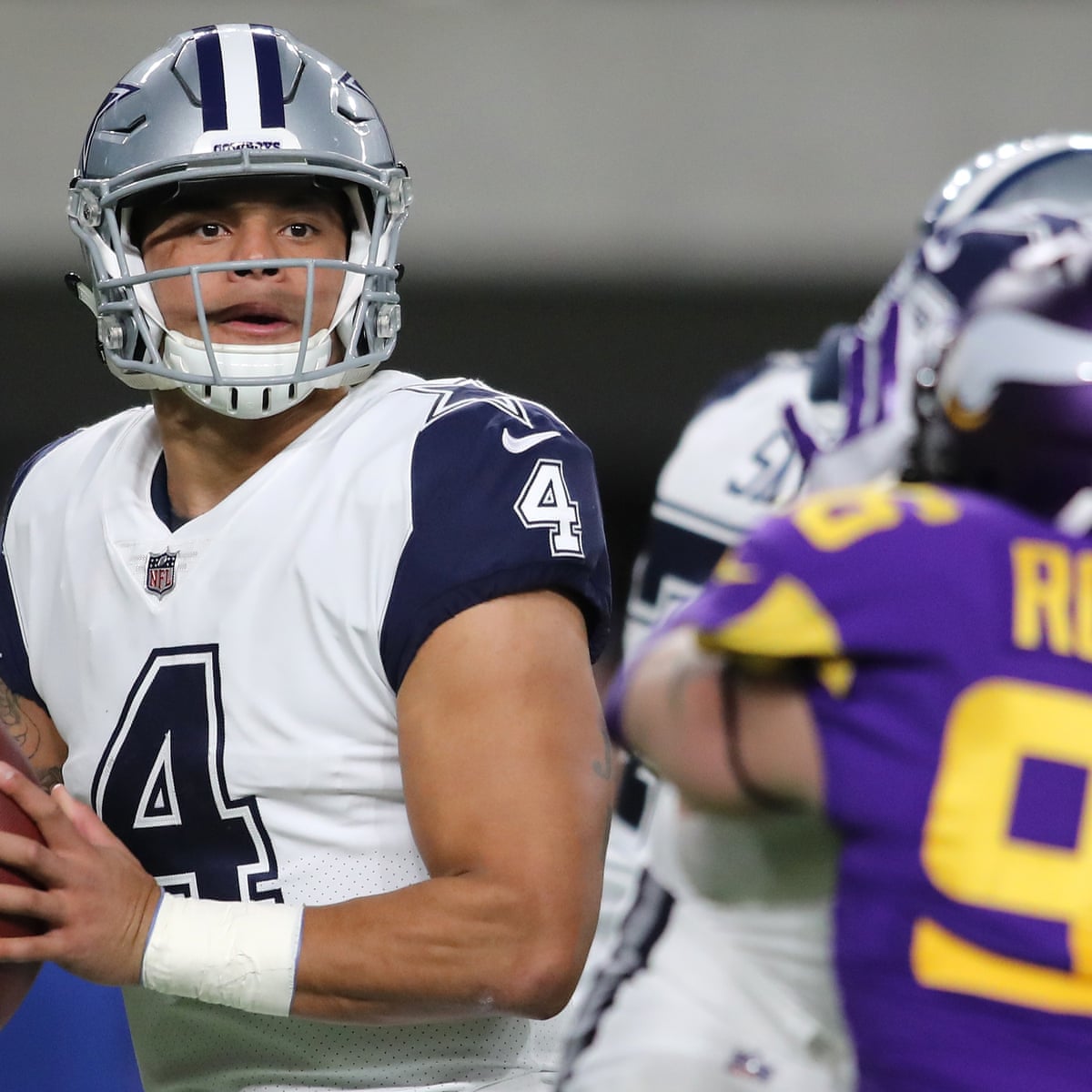 Cowboys Star Dak Prescott Accused Of Using Machine To Sign Autographs Nfl The Guardian