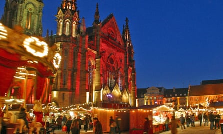 Un mercado navideño en Mulhouse, Francia