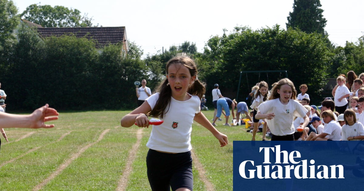 Match the children’s game to the profession | Brief letters