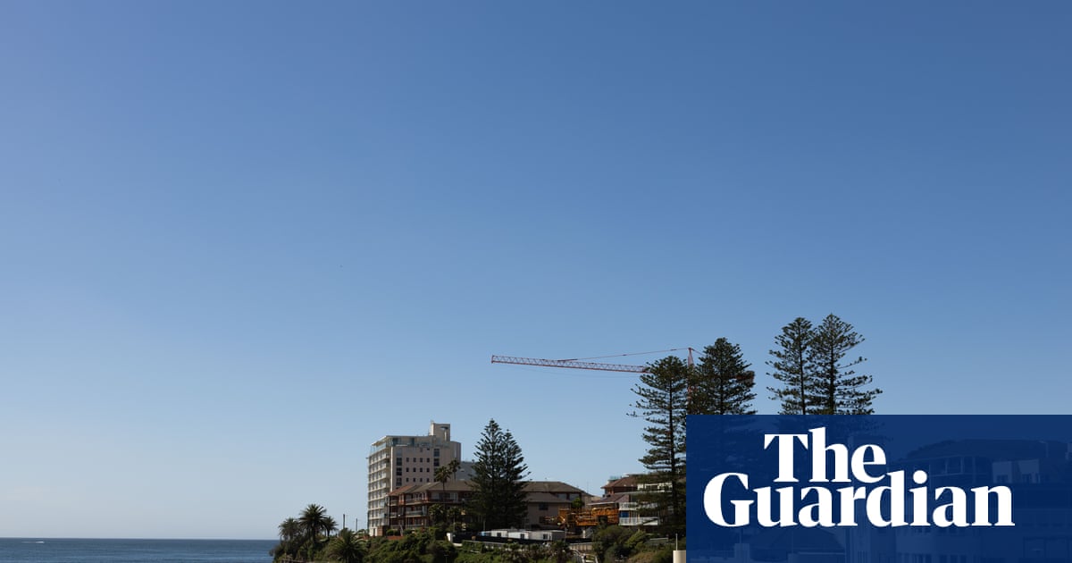 Man arrested after allegedly inciting racist violence at Cronulla beach following Bondi terror attack