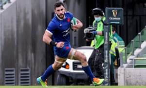 Charles Ollivon scores for France.