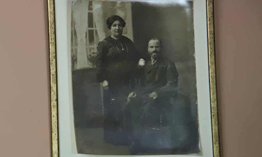 A photo of Ben Yehuda's great-great-grandparents, who started the baking business in 1870.