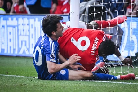 Taiwo Awoniyi colliding with a post.