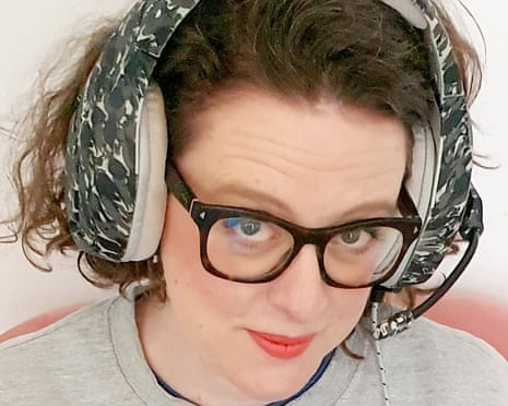 Ellie Gibson livestreams her PS5 games on Twitch.