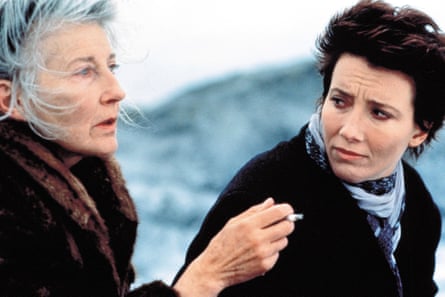 Phyllida Law sits holding a cigarette with Emma Thompson in The Winter Guest