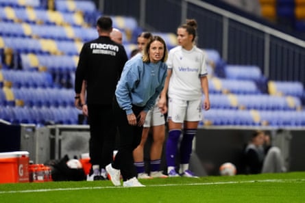 Sonia Bompastor, the Chelsea manager, shouts instructions from the sidelines