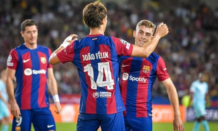 Looking to avoid another early exit, Barcelona opens Champions League with  5-0 rout of Antwerp