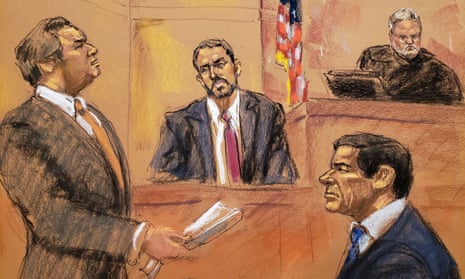 Defense lawyer Jeffrey Lichtman, left, questions FBI agent Paul Roberts, centre, on the witness stand during the trial of Joaquín ‘El Chapo’ Guzmán, right, in this courtroom sketch in Brooklyn federal court on Tuesday.