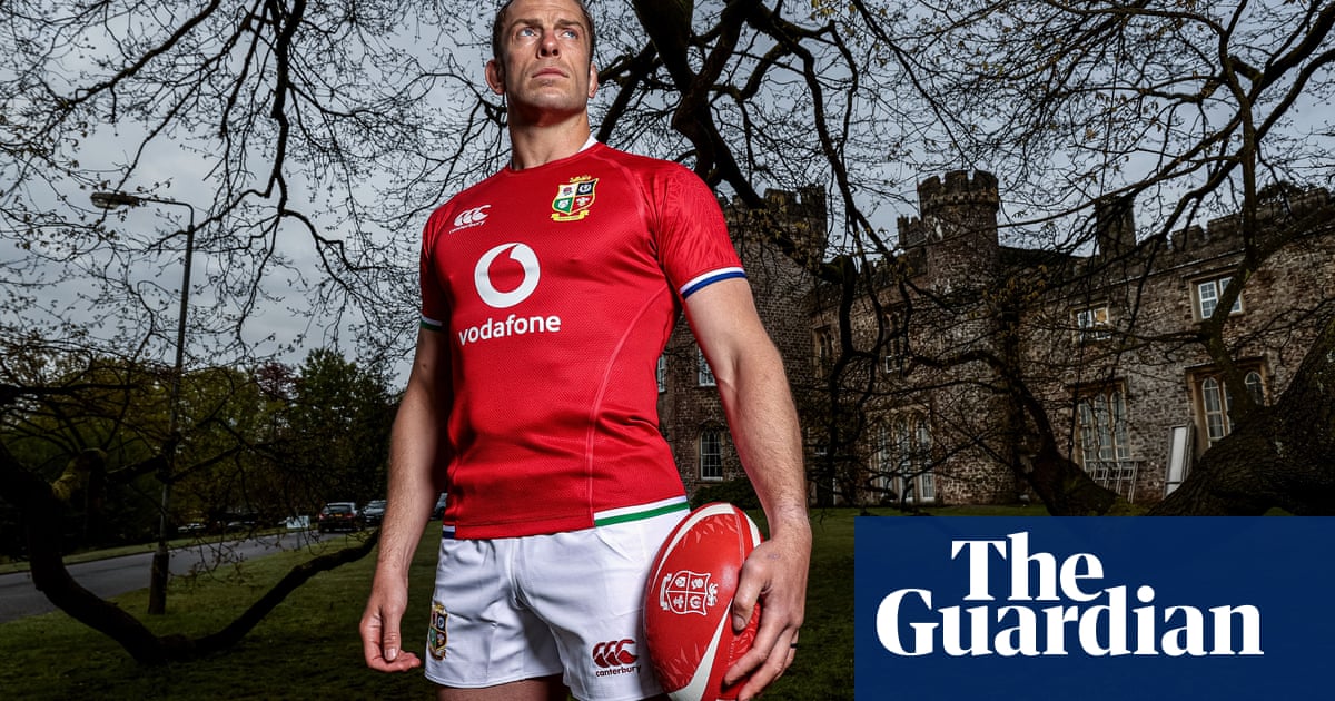 Lions captain Alun Wyn Jones feels hand of history on his shoulder | Andy Bull