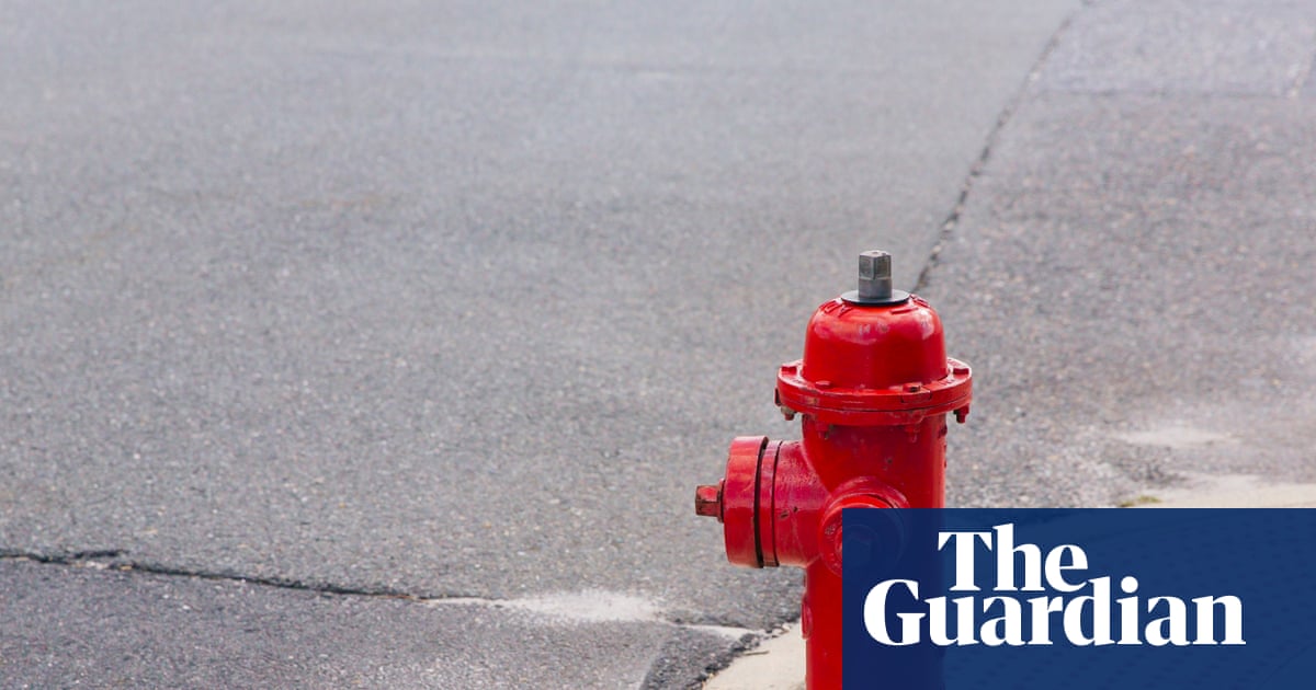 In 2009, who crashed his Cadillac Escalade into a fire hydrant? The Saturday quiz