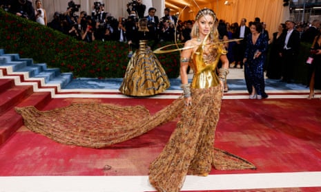 Fashion revolution': show explores sari's modern reinvention | Fashion | The Guardian Fashion revolution': show explores sari's modern reinvention | Fashion | The Guardian