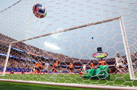 Hazem Mastouri scores their first goal