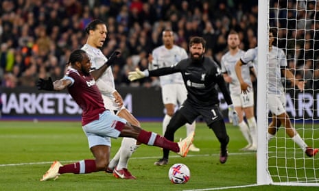West Ham United's Michail Antonio misses a chance to score.
