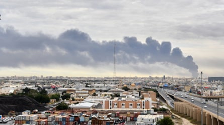 Wide changeable of fume rising successful nan distance