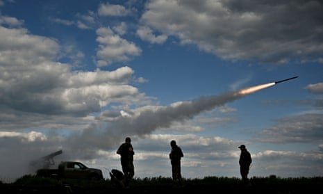 نظامیان اوکراینی یک سامانه راکتی را به سمت نیروهای روسی در نزدیکی خط مقدم در منطقه Zaporizhzhia شلیک کردند.