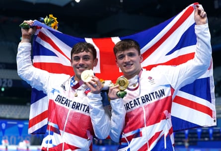 Tom Daley and Matty Lee with their gold medals in Tokyo