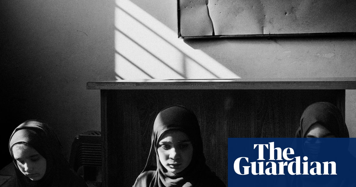 ‘Was I fully grasping these events?’ Everyday life for Afghans – in pictures