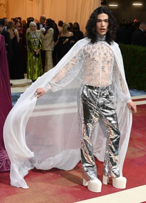 Met Gala 2022 red carpet: from Marilyn Monroe’s gown to a fake ...