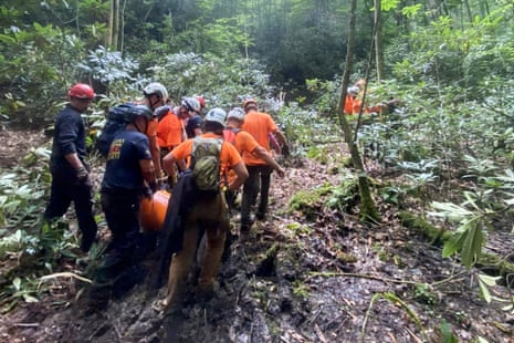 Missing man's yell brings rescuers about to end two-week Kentucky forest search | Kentucky | The Guardian