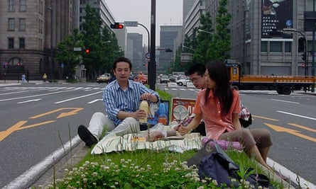 Hiroshi Ota and Kaori Ito picnic in Tokyo.