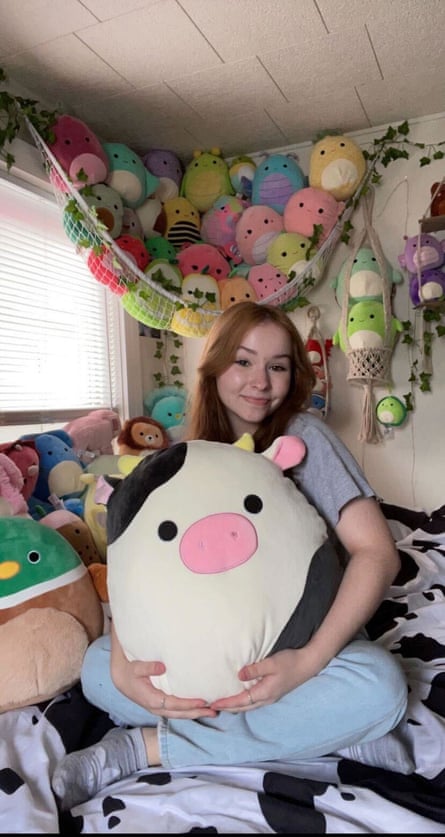 I've allowed my daughter to have one corner dedicated to stuffed animals :  r/squishmallow