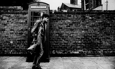 Sam Riley as Ian Curtis in Control.