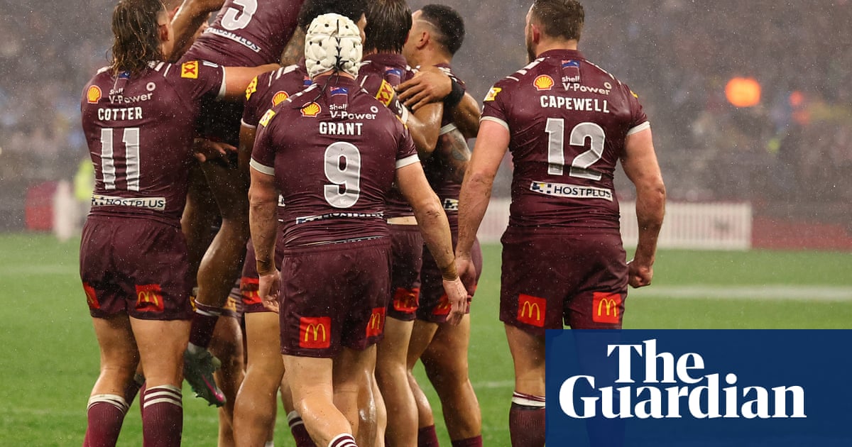 Queensland stay alive after holding off stirring NSW comeback in State of Origin classic