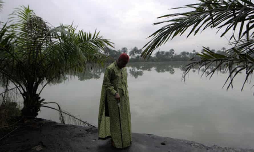 Eric Dooh revisited his former home in the fall of 2021 after winning his case against Shell. ‘It is like a museum for now,’ he says. (inline)