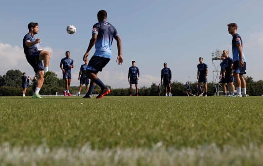 Joe Jacobson prepares to take a touch during training.