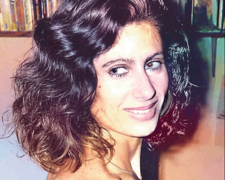 Screenshot der Monro Casino Oberfläche auf einem Desktop und Mobile Gerät, zeigt Spielauswahl und Navigation.