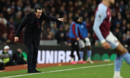 The Aston Villa manager, Unai Emery, shouts instructions during the Premier League match against Sheffield United.