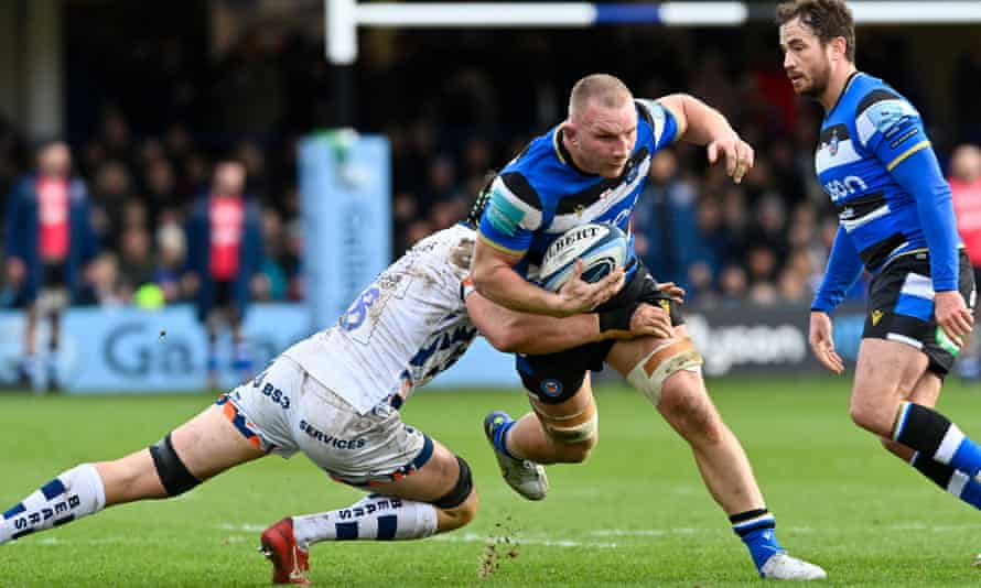 Sam Underhill of Bath takes on the Bristol defence.