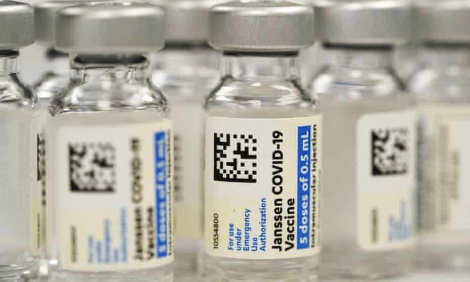 US restricts use of Johnson & Johnson Covid vaccine over rare blood clot risk – The Guardian US restricts use of Johnson & Johnson Covid vaccine over rare blood clot risk – The Guardian