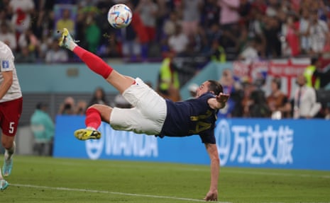 Rabiot tries an overhead kick on goal.