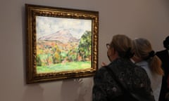 People view Cézanne’s landscape