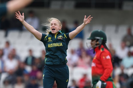 Kim Garth appeals successfully for the wicket of Juairiya Ferdous.
