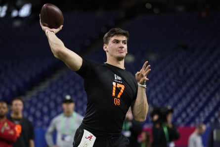 أسئلة حول مسودة الدوري الوطني لكرة القدم: ماذا ينبغي على الجيتس فعله في الرقم 2، هل يستحق لوف ذلك وهل ستقوم الكاوبويز بالتجارة للأعلى؟ أسئلة حول مسودة الدوري الوطني لكرة القدم: ماذا ينبغي على الجيتس فعله في الرقم 2، هل يستحق لوف ذلك وهل ستقوم الكاوبويز بالتجارة للأعلى؟